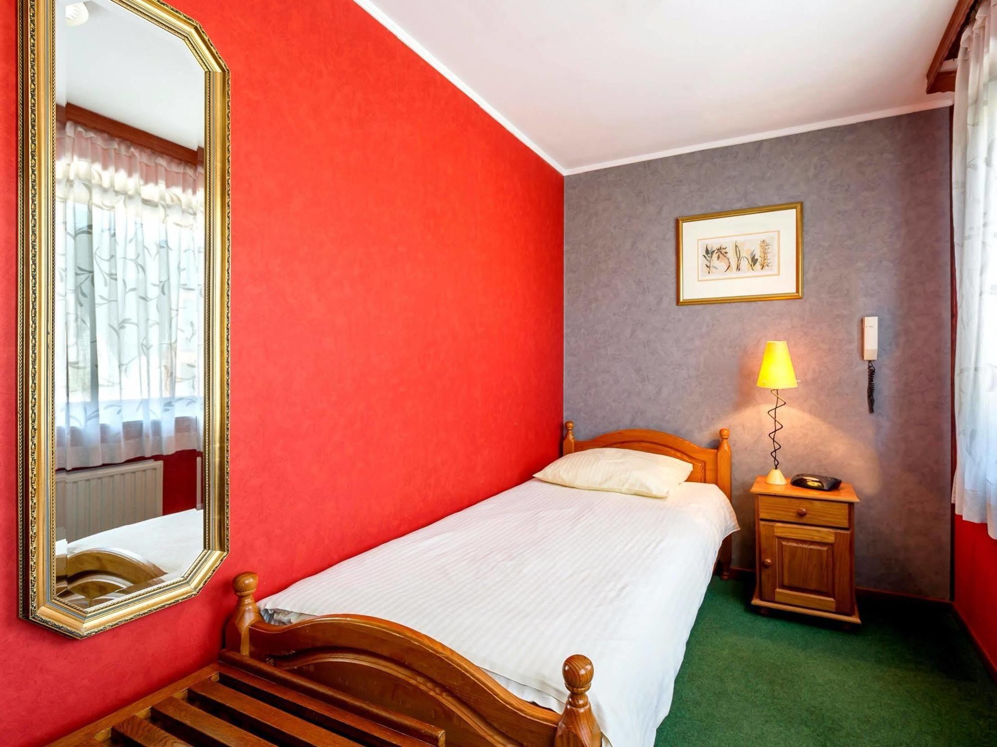 Mersch Hostellerie Val Fleuri מראה חיצוני תמונה